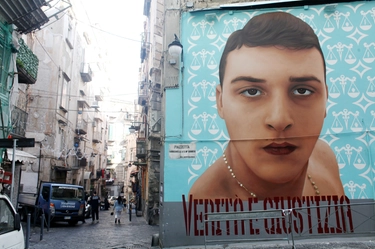 Napoli, il tar da il via libera alla rimozione del murale di Ugo Russo, il baby rapinatore