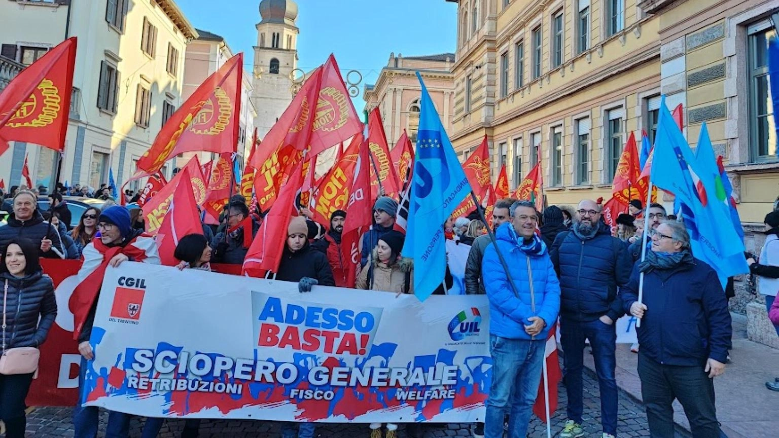 In 1.500 allo sciopero organizzato da Cgil e Uil a Trento