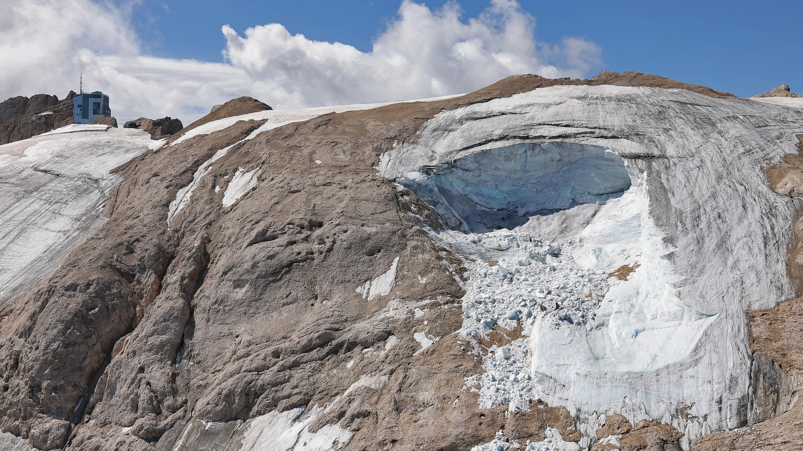 Marmolada, la porzione di ghiacciaio collassata nel luglio 2022 (Ansa)