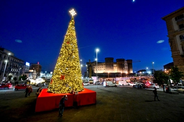 Natale a Napoli, dall’igloo alla Fiera del Giocattolo, il tradizionale concerto della Vigilia e il teatro alla Porta: tutti gli eventi delle feste