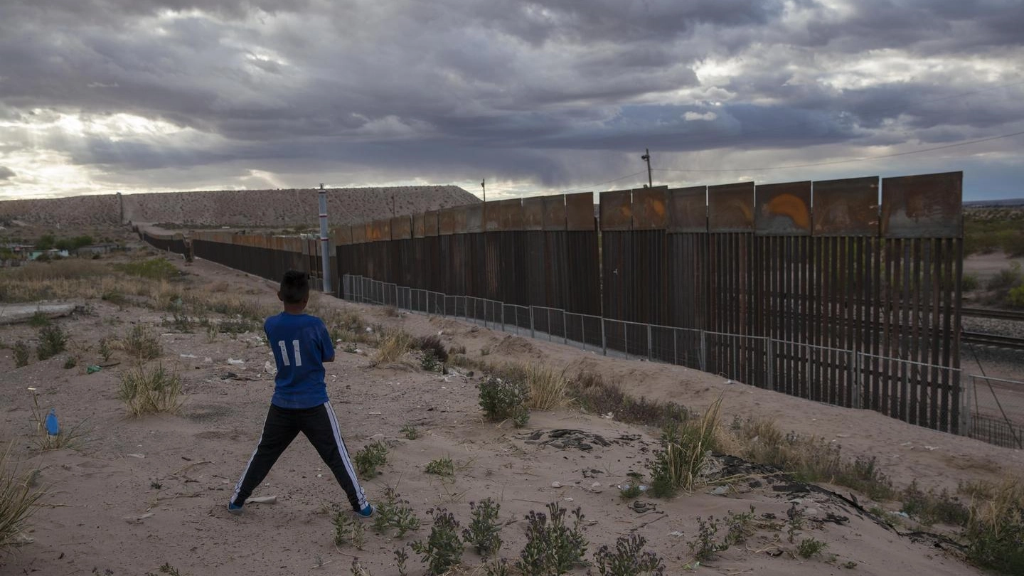 La barriera al confine tra Messico e Stati Uniti (Ansa)