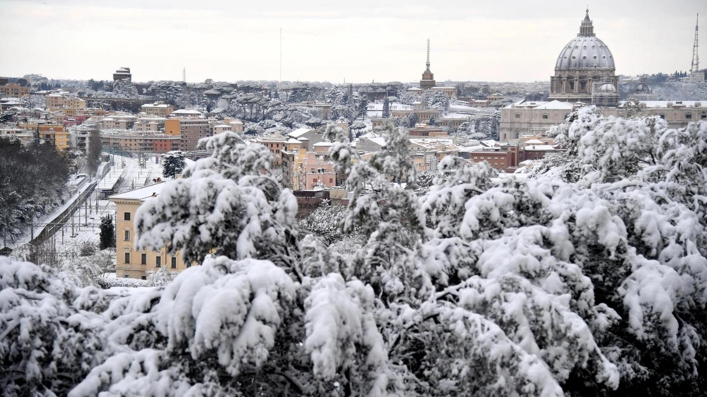 Neve a Roma (Ansa)