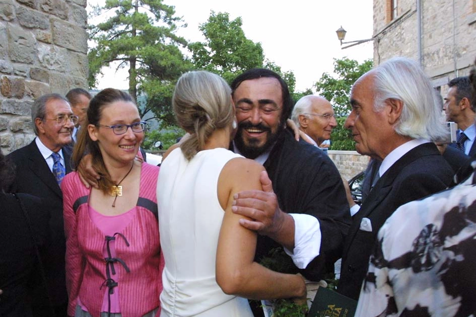 Luciano Pavarotti e Nicoletta Mantovani al matrimonio di Anna Maria Bernini