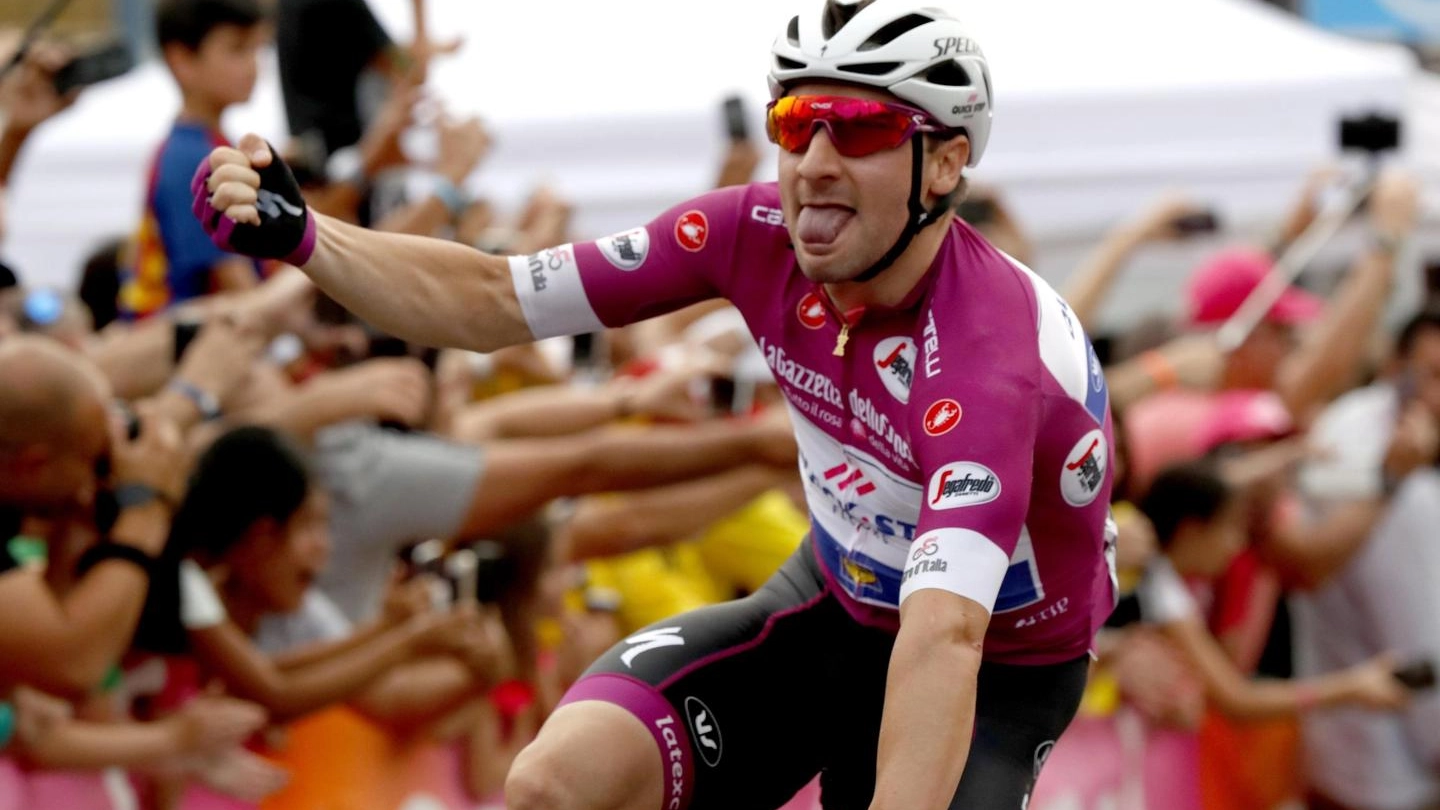 Giro d'Italia 2018, Elia Viviani vince anche a Eliat (Ansa)