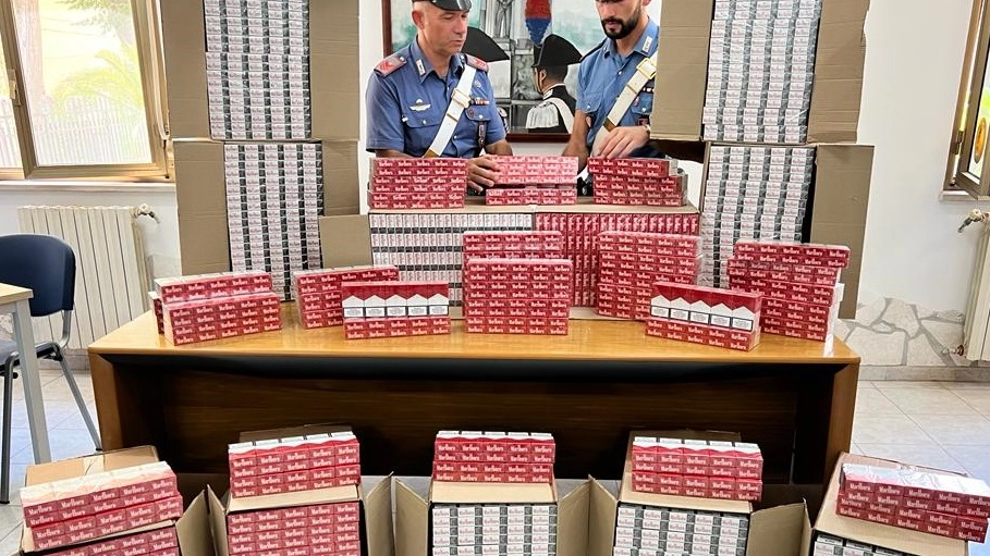 Seimila pacchetti di sigarette di contrabbando sequestrati a Pomezia