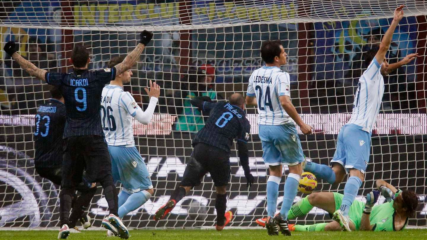 Il pareggio di Palacio contro la Lazio (Reuters)