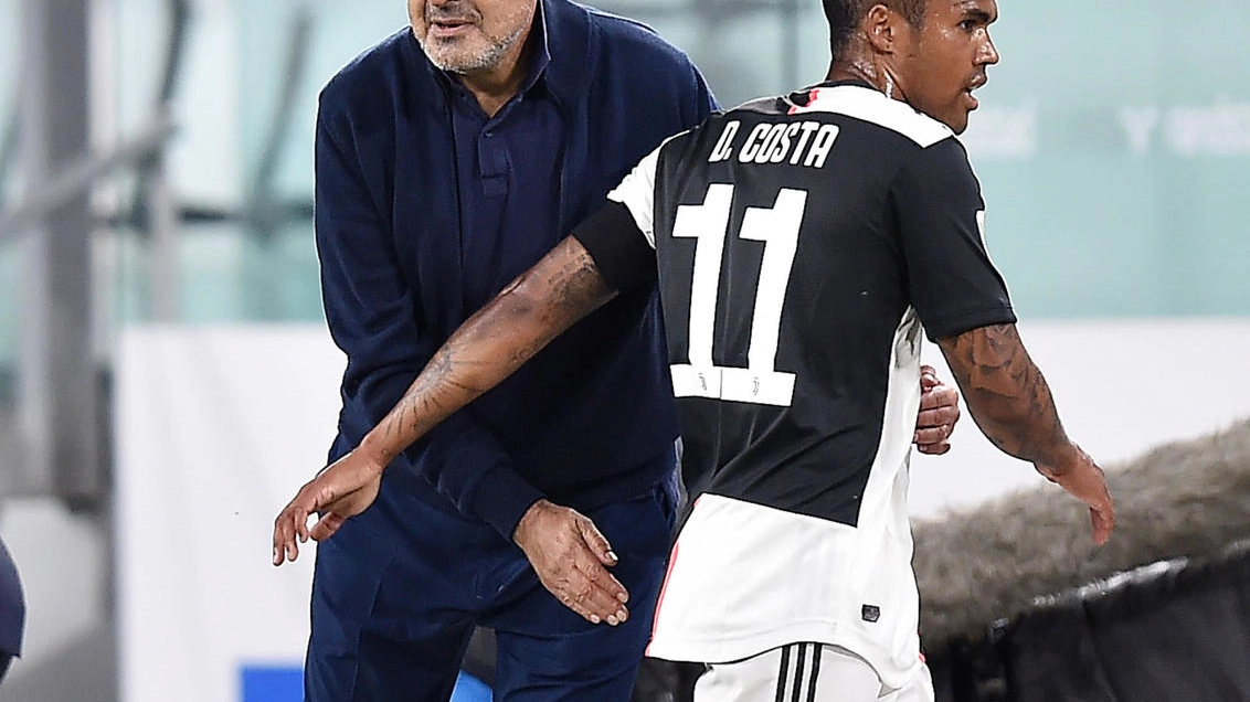 Maurizio Sarri, 61 anni, cerca il primo trofeo con la Juventus