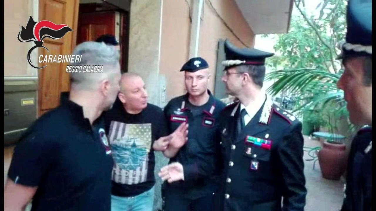 Un momento dell'arresto del boss Giuseppe Giorgi (Ansa)