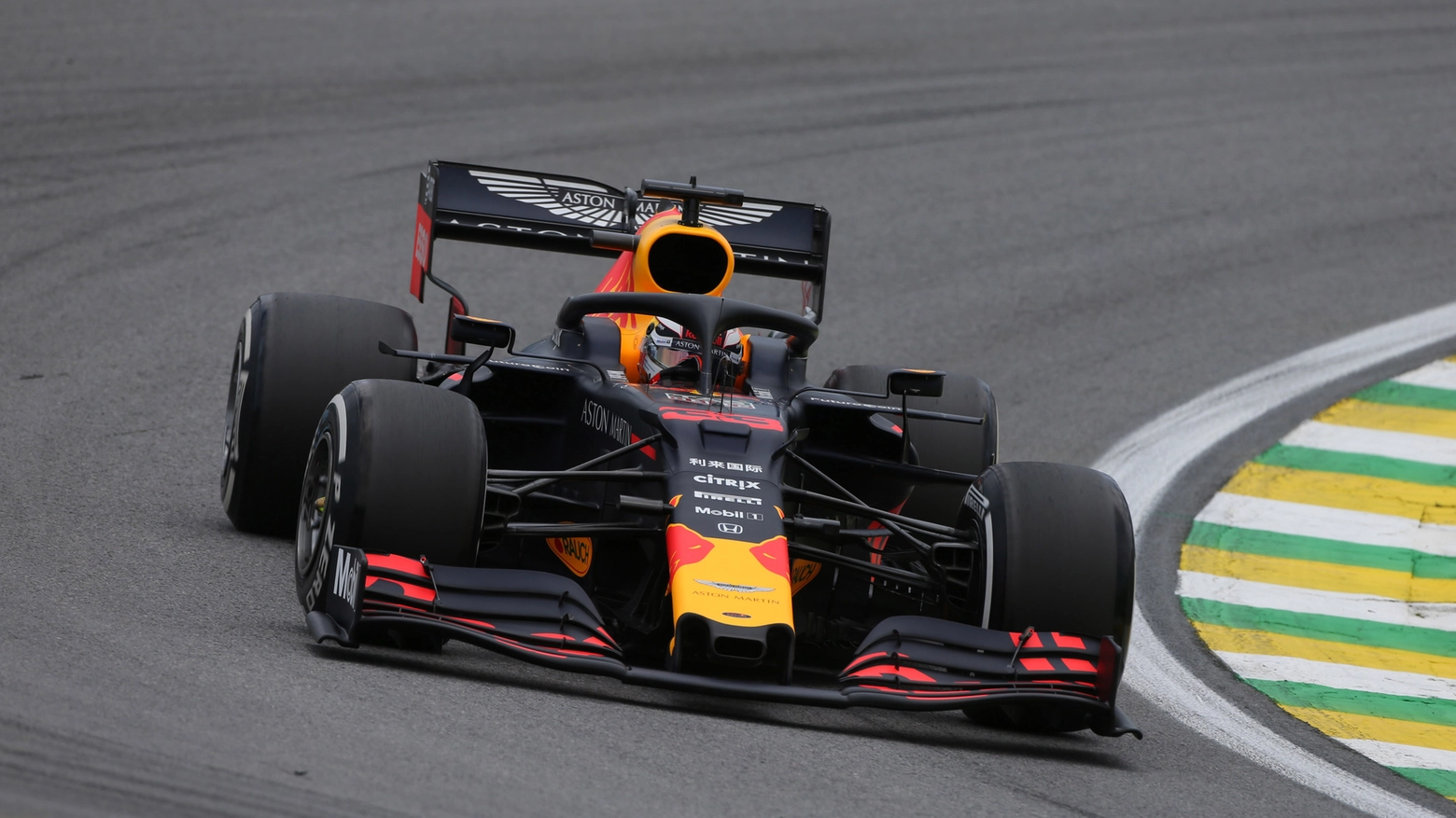 Max Verstappen scatterà dalla pole position nella gara in Brasile