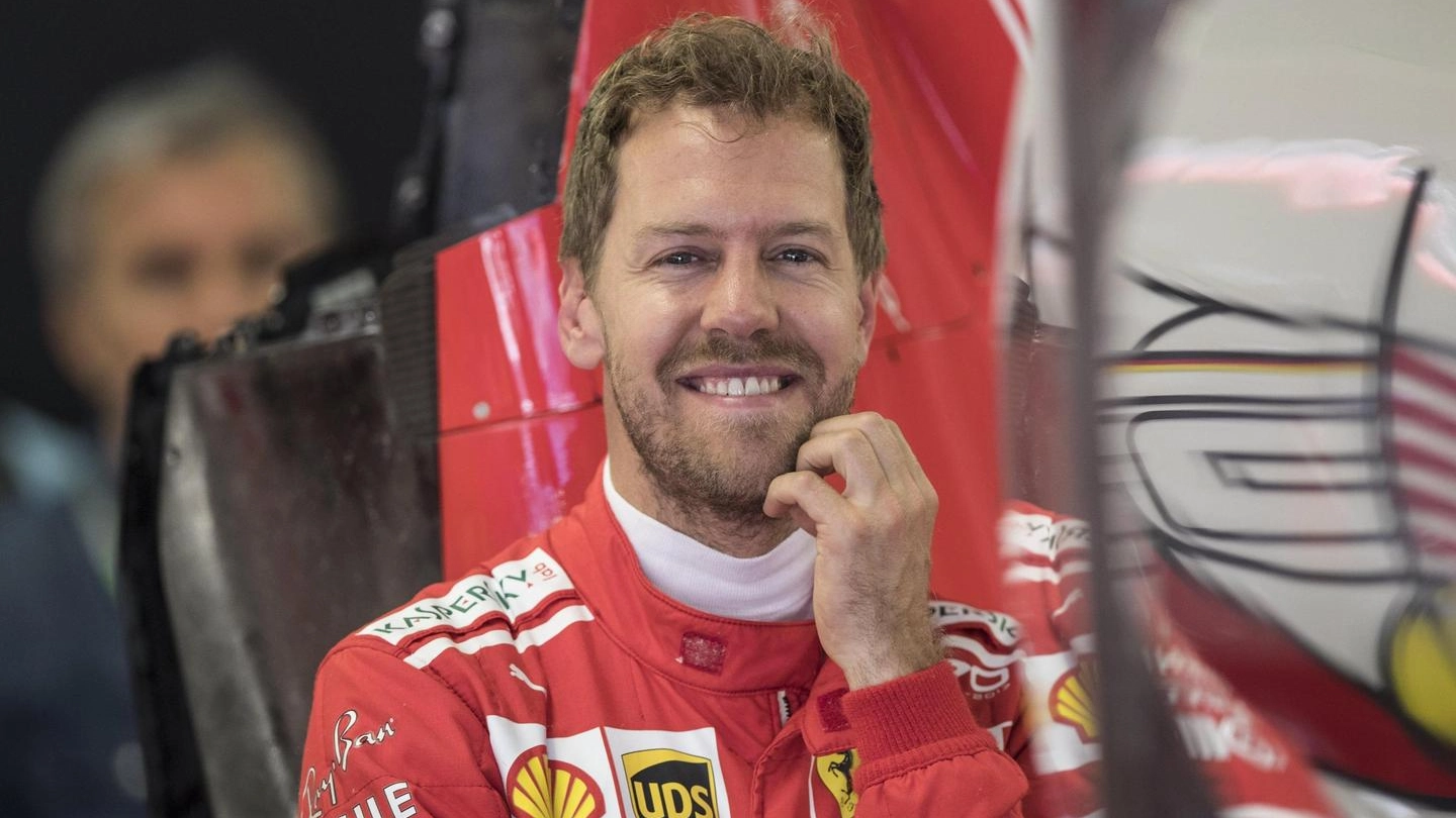 Sebastian Vettel primo dopo le seconde libere di Sochi (Ansa)