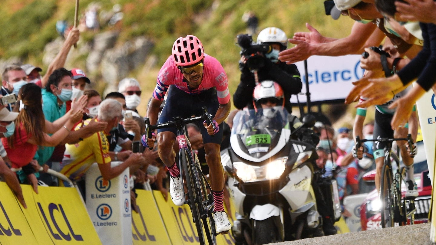 Tour de France, la vittoria di Martinez (Ansa)