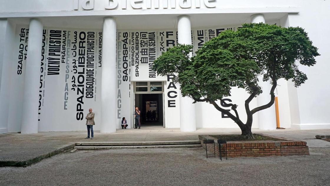 Biennale, migliaia di artisti chiedono esclusione Israele