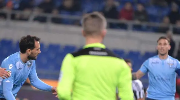 Lazio in campo con maglia Giubileo