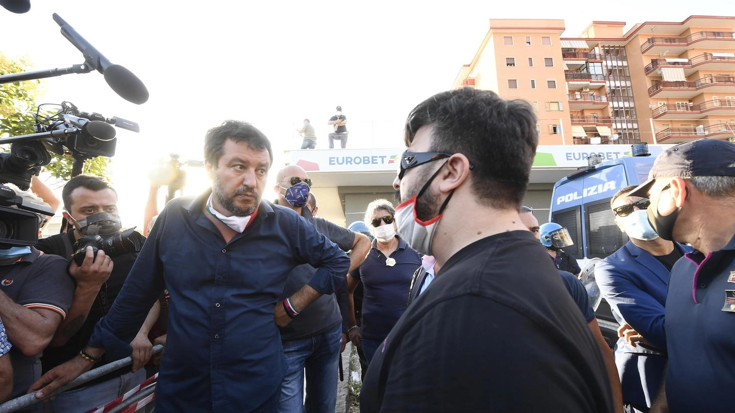 Matteo Salvini a Mondragone: costretto ad annullare il comizio (Ansa)