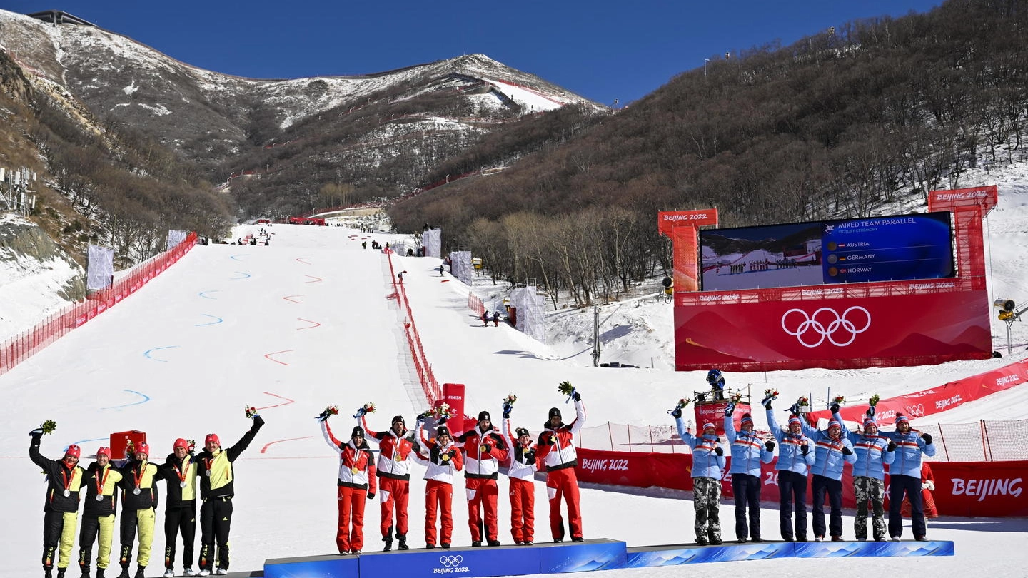 Il podio del team event di sci alpino (Ansa)