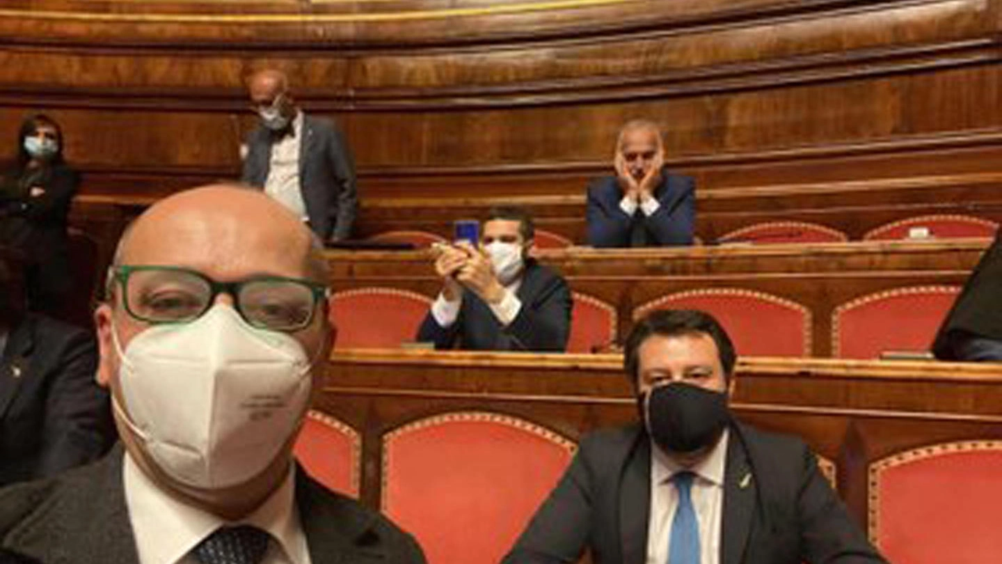 Matteo Salvini e i parlamentari della Lega durante l'occupazione delle Camere (Ansa)
