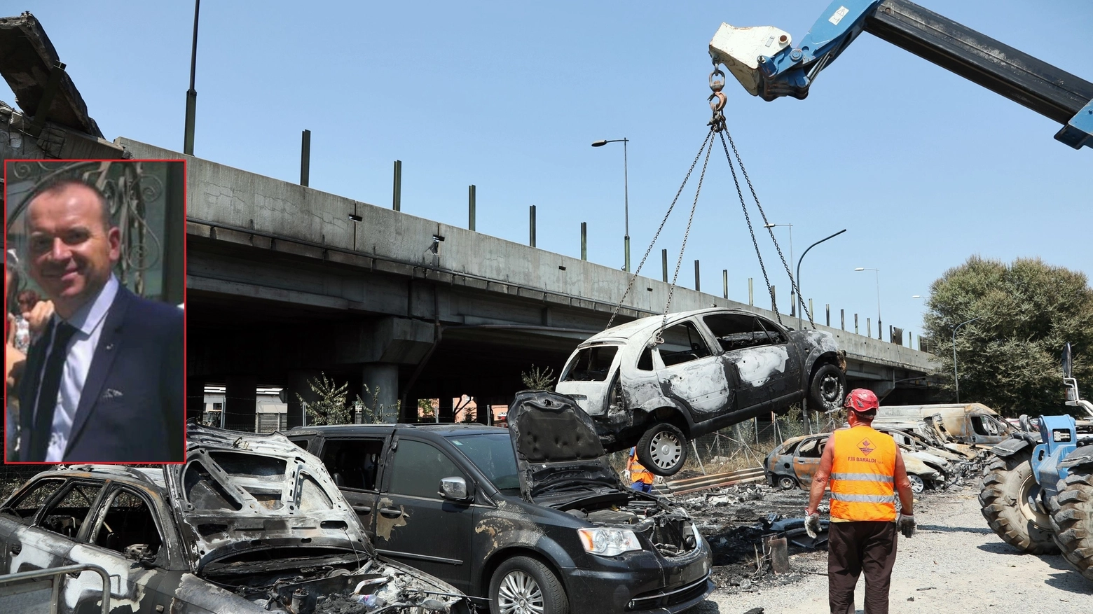 Le carcasse delle auto distrutte dall'esplosione e nel riquadro Andrea Anzolin
