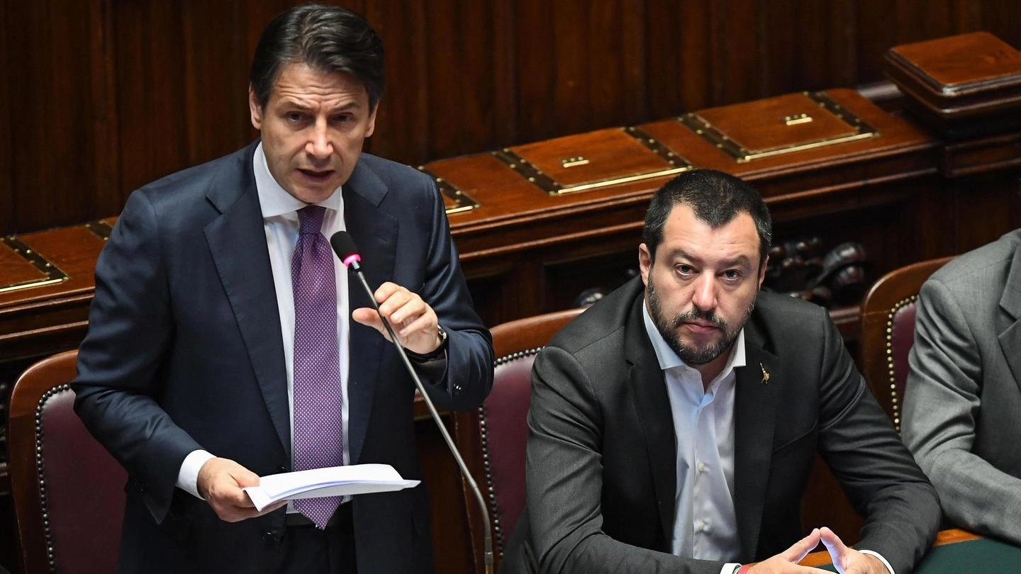 Il premier Conte con il ministro Salvini (Ansa)