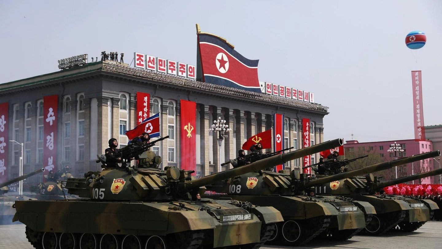 Carri armati di Pyongyang (Ansa)