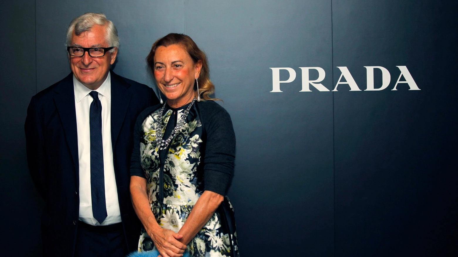 Patrizio Bertelli, ceo di Prada, e la stilista Miuccia Prada (Ansa)