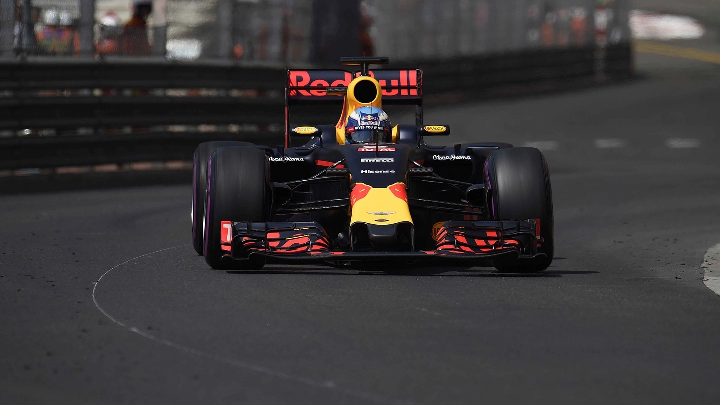 Daniel Ricciardo in pole position a Monaco (LaPresse)