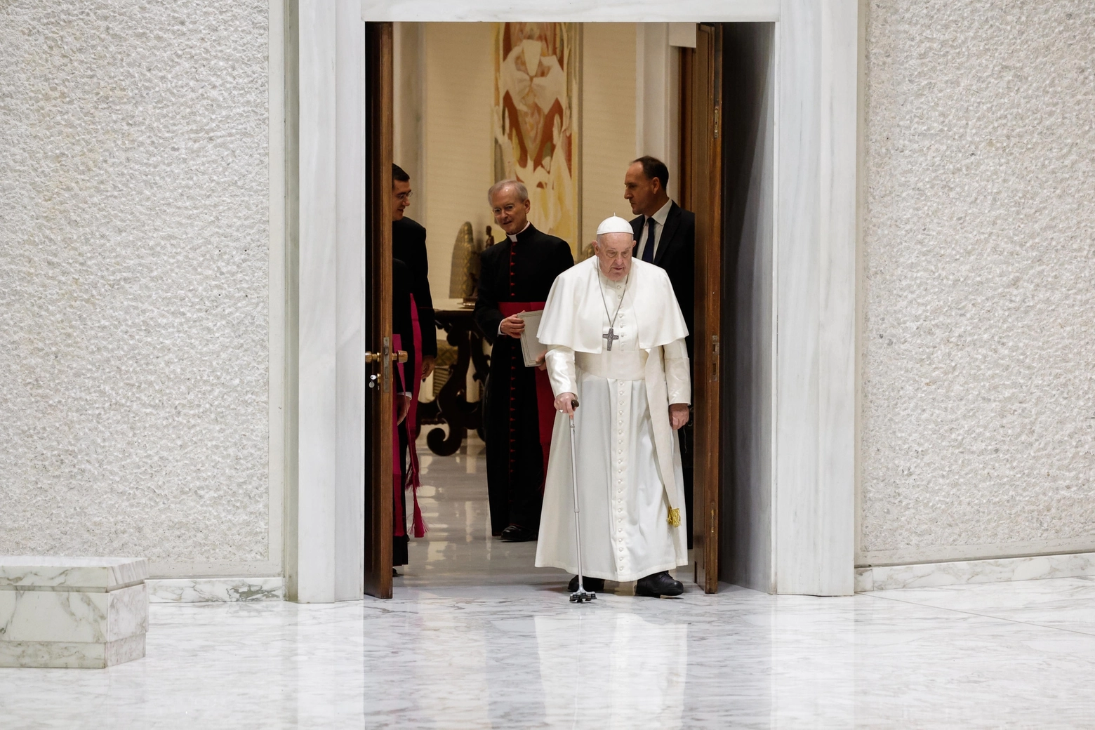 Papa Francesco entra nell'Aula Paolo VI