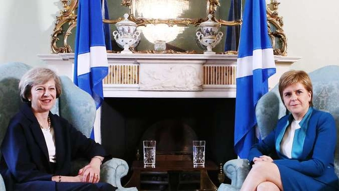 May, no a negoziati su referendum Scozia