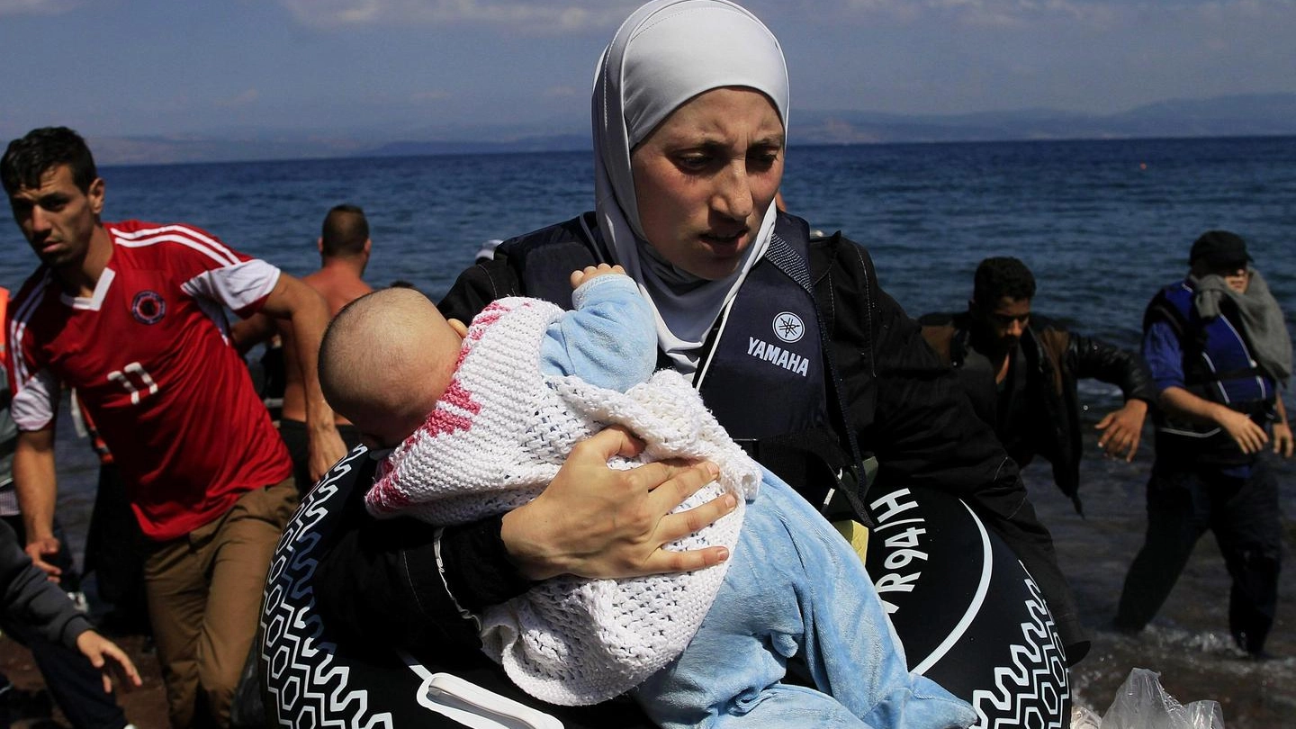 Donne e bambini tratti in salvo nell'Egeo (foto d'archivio) Ansa
