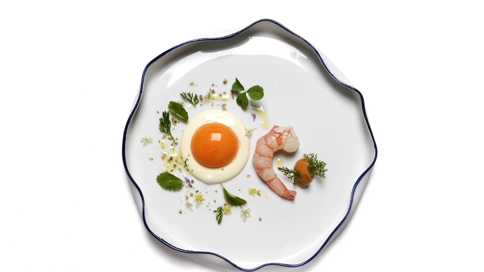 Gamberi ‘viola’ di Sanremo, uovo morbido di fattoria, misticanza di prato e profumi medite
