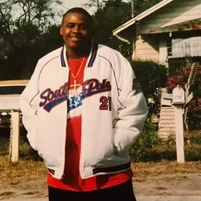 Detenuto afroamericano trovato morto: “Divorato dalle cimici”. Il caso choc nel carcere di Atlanta