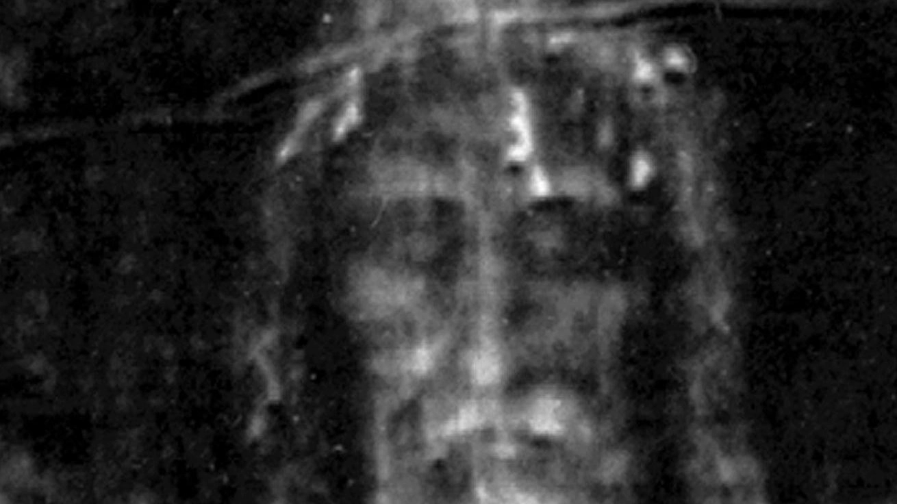 Un'immagine d'archivio della Sacra Sindone (Ansa)