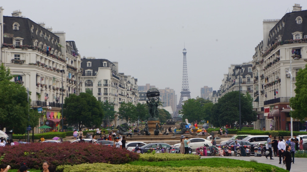 Tianducheng, nella città di Hangzhou: copia di Parigi - Foto: CC wikipedia/MNXANL