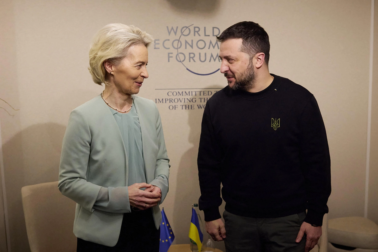 Ursula Von der Leyen con il presidente ucraino Zelensky (Ansa)