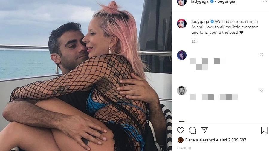 Lady Gaga col nuovo fidanzato su Instagram