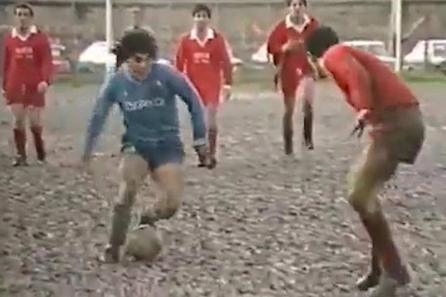 Maradona e la gara nel fango di Acerra nel 1985