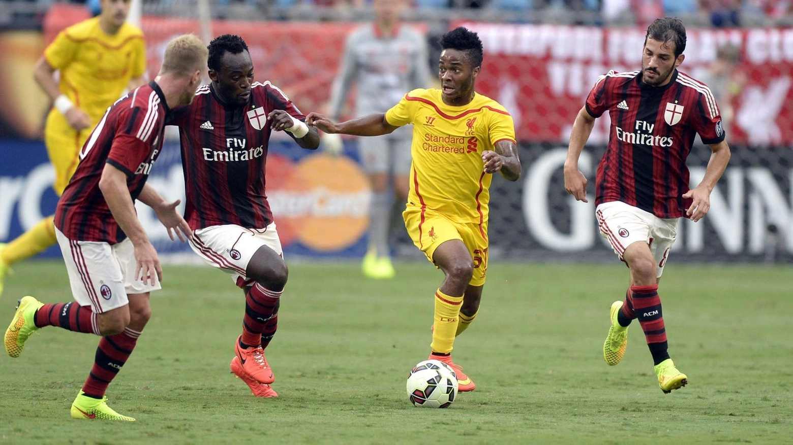 Milan e Liverpool in campo nel 2014. Entrambi i club sono stati corteggiati dai cinesi