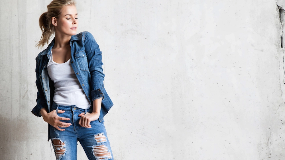 Come abbinare i jeans e le giacche nella moda denim su denim
