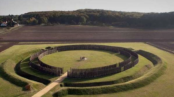 Il monumenro risalente al neolitico scoperto in Polonia