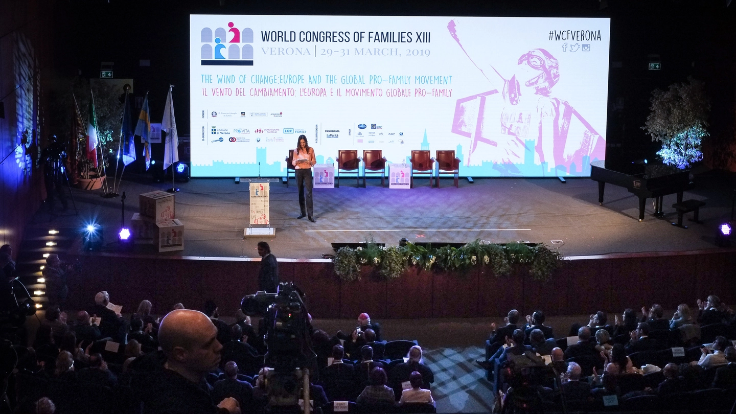 Il palco del World Congress of Families ospitato alla Gran Guardia a Verona (LaPresse)