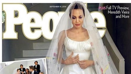 La copertina di People con Angelina Jolie 
