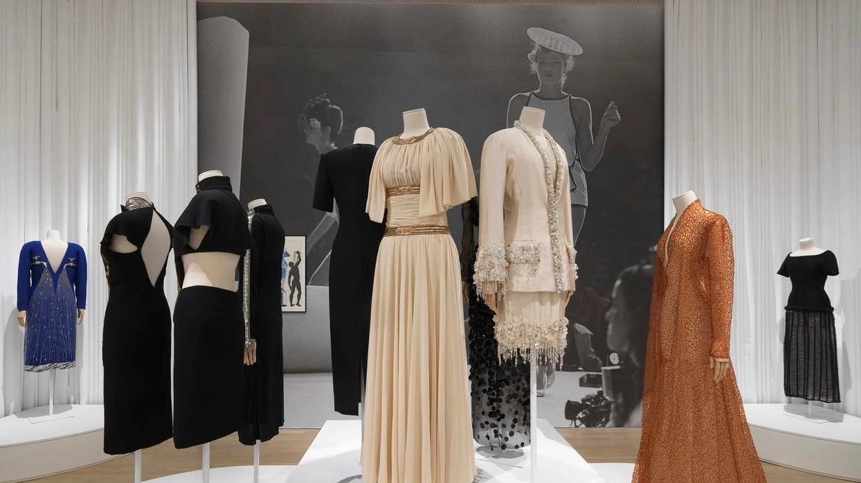 A New York la mostra “Mood of the moment” racconta la figura della pioniera della moda ebrea Gaby Aghion, mentre a Londra arriva a giugno la prima mostra dedicata a Naomi Campbell