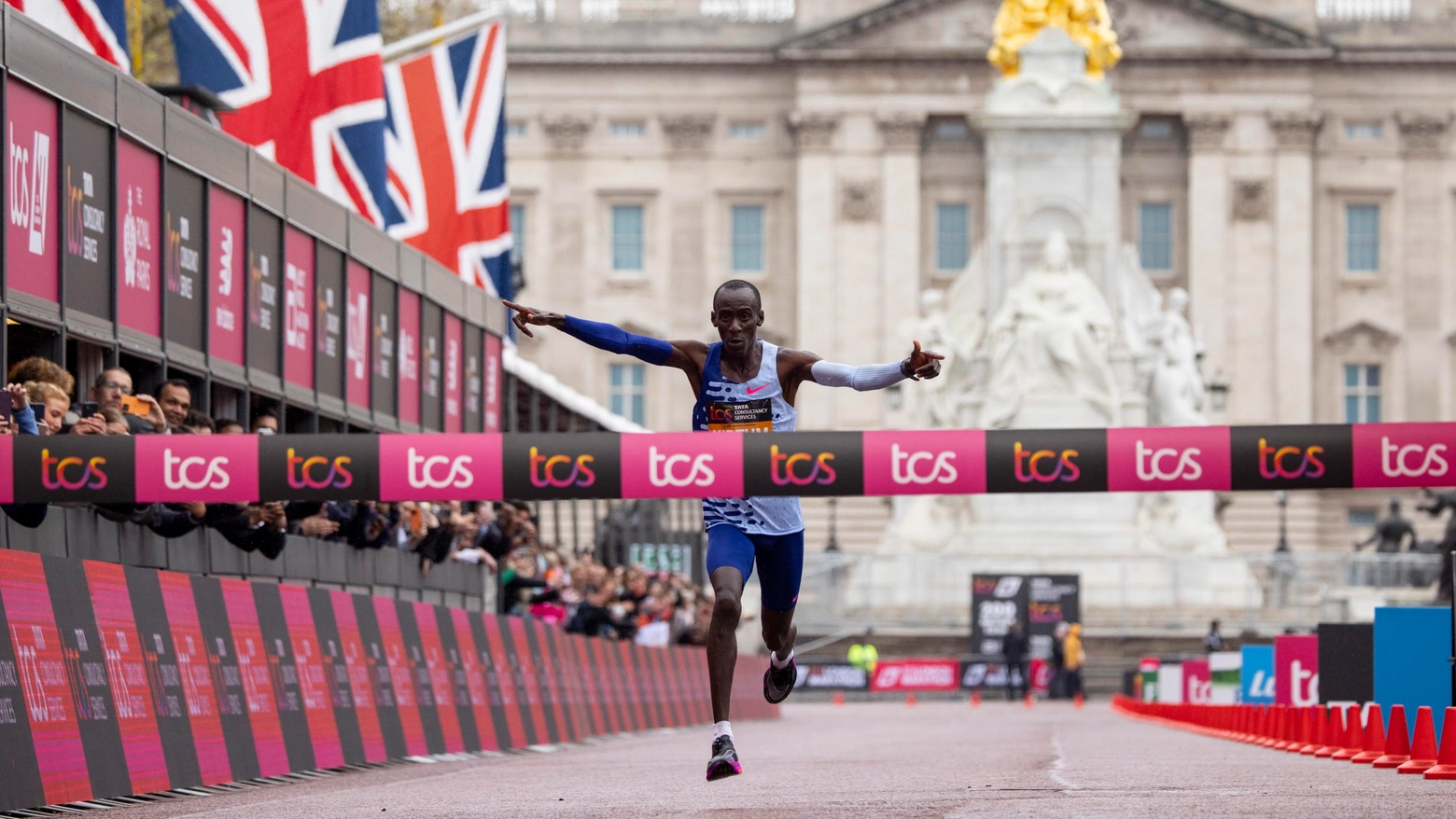 Kelvin Kiptum trionfatore alla Maratona di Londra