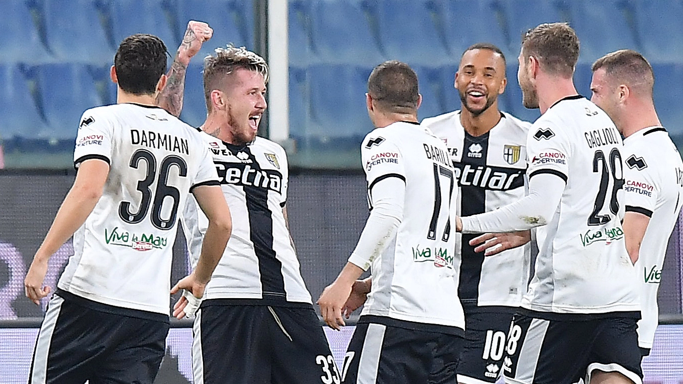 Il Parma esulta dopo il gol alla Samp