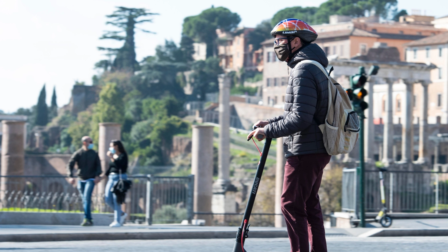 Roma, nuovi parcheggi per monopattini e biciclette in centro città