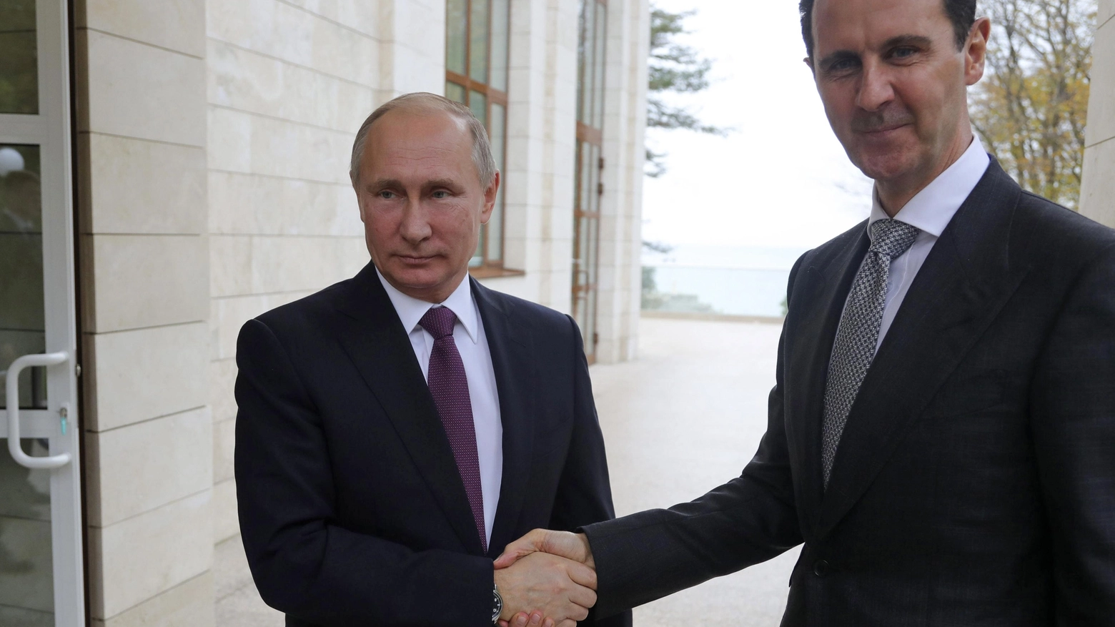 Putin e Assad in una foto del novembre scorso (Ansa)