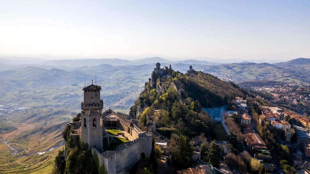 BORGHI - San Marino The 3 towers_ Ph @visitsanmarino