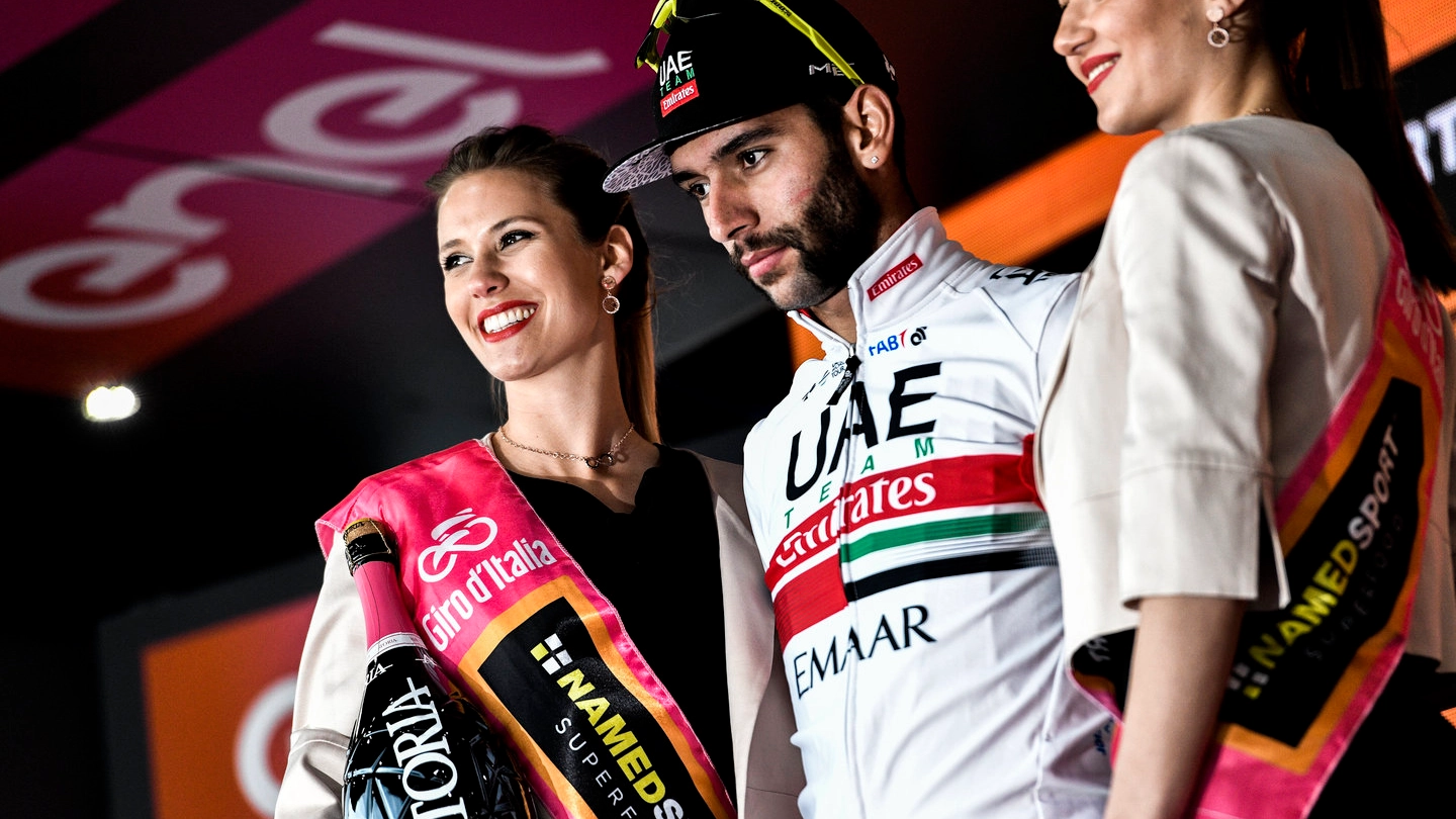 Gaviria sul podio della terza tappa del Giro 2019 (Lapresse)