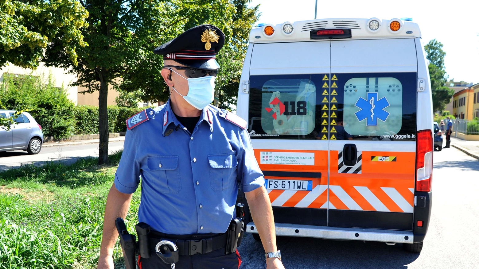 Carabiniere e ambulanza 118 (Businesspress)