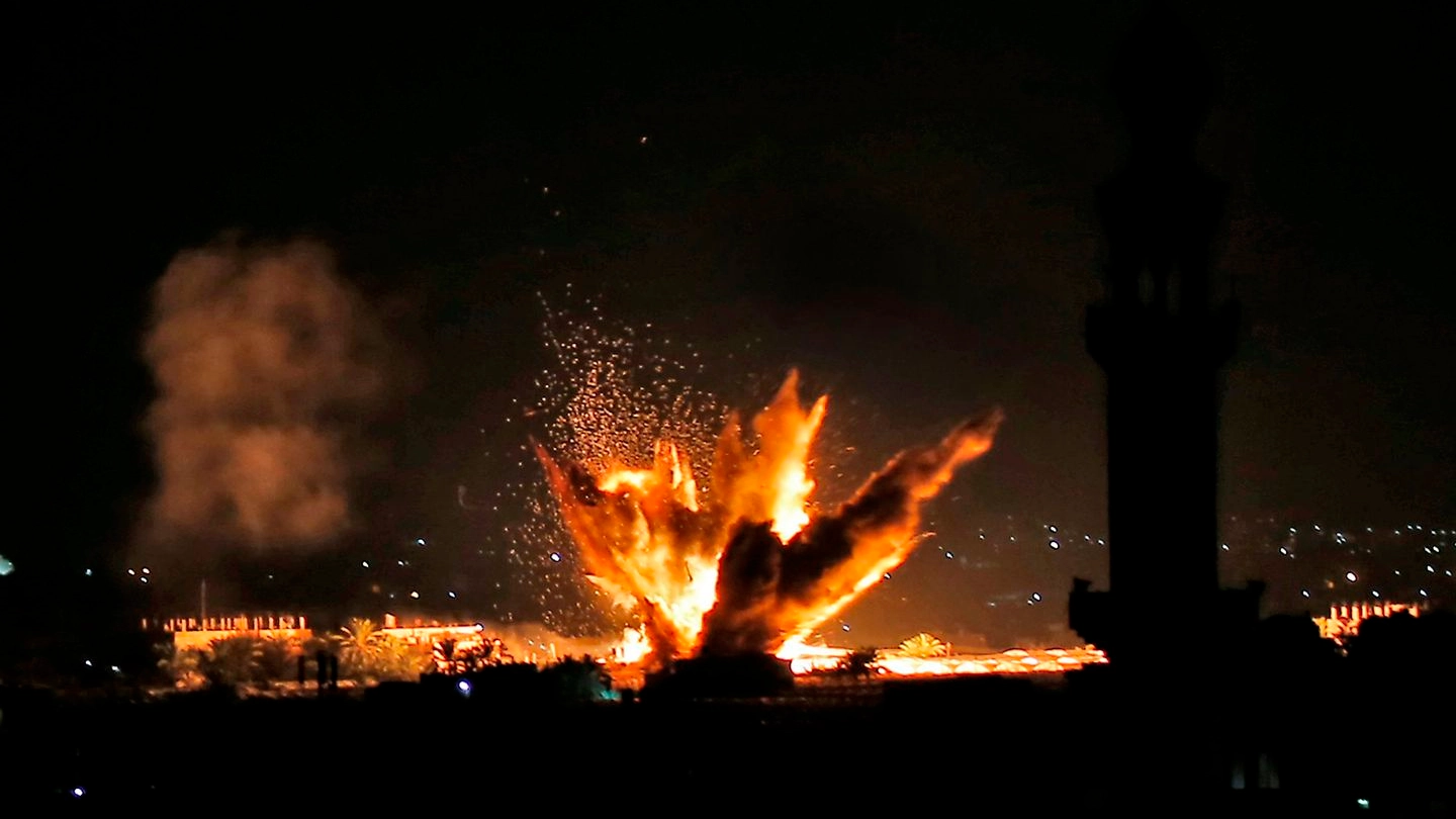 Bombardamenti israeliani sulla Striscia di Gaza (Lapresse)