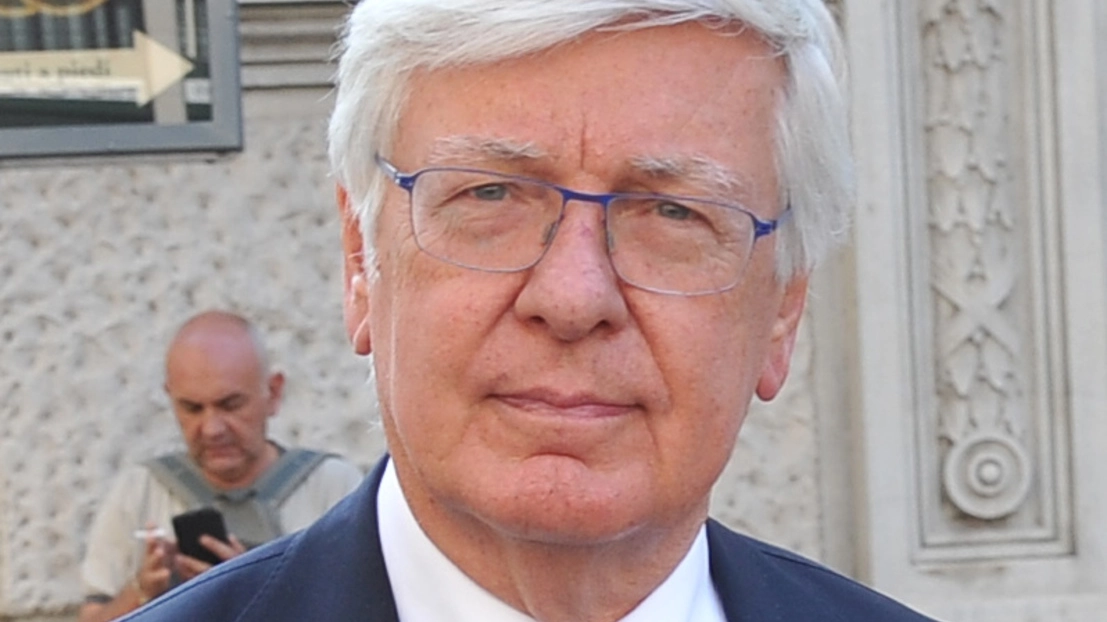 Il senatore Paolo Romani, 72 anni (foto Newpress)